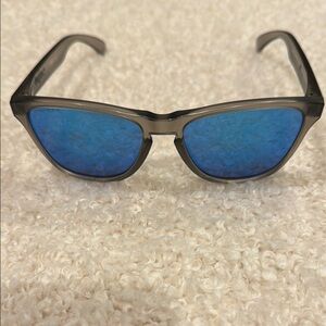 Youth Oakley Frogskins Sunglasses - gray and blue